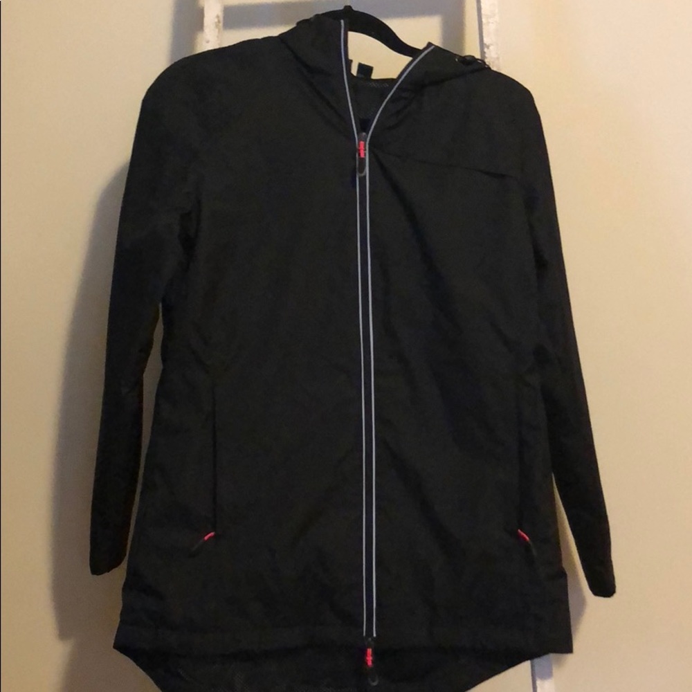 New balance windbreaker